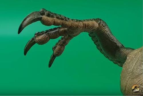 The fingers and claws of the Papo Therizinosaurus.