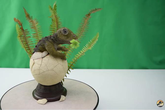 A video review of the Rebor hatchling Stegosaurus "Clover".