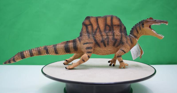 A video review of the Wild Safari Prehistoric World Spinosaurus model.
