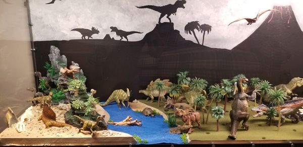 A wonderful display of prehistoric animal models featuring Papo dinosaurs and othe models.